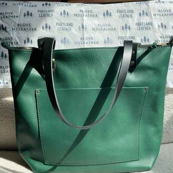 Portland Leather Medium Zipper Tote Bag OG ARUBA - Picture 2 of 13